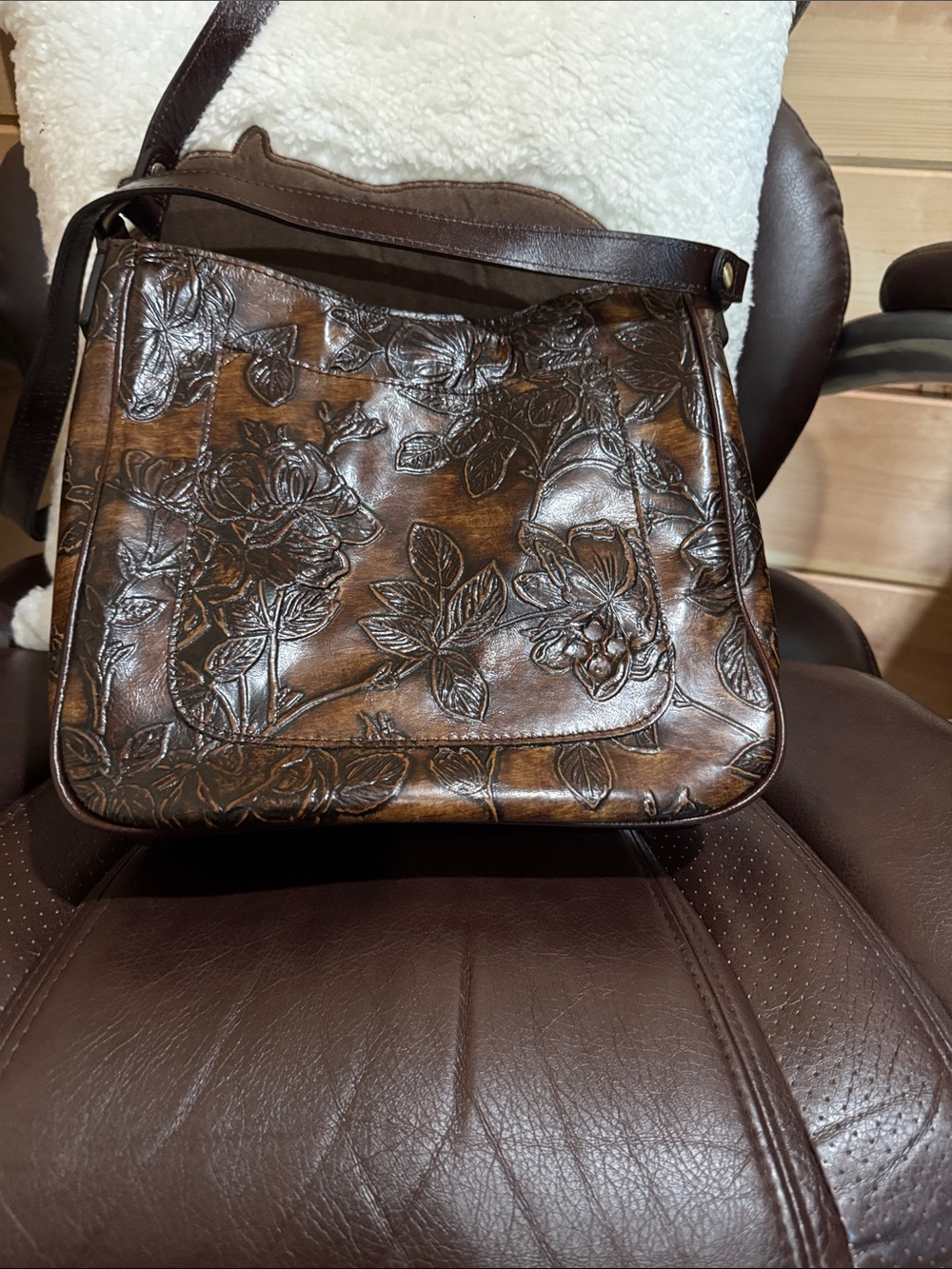 Patricia Nash Brown Embossed Floral Leather Tooled Shoulder Bag - Picture 2 of 4